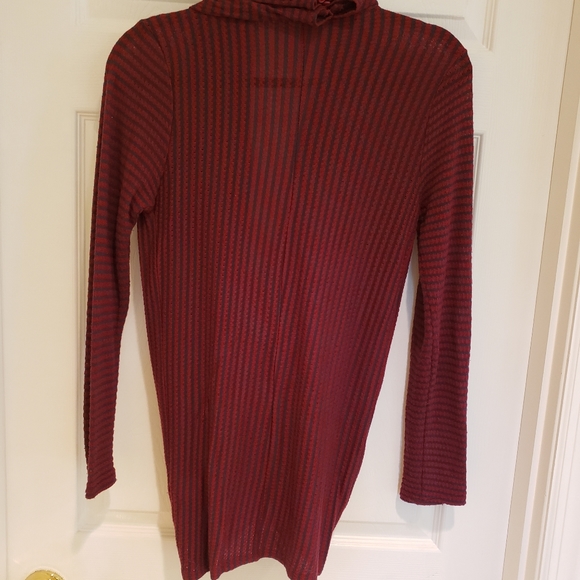 Top - Picture 2 of 3